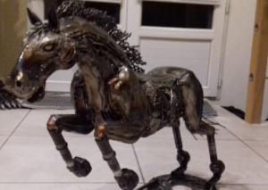 Sculpture cheval au galop